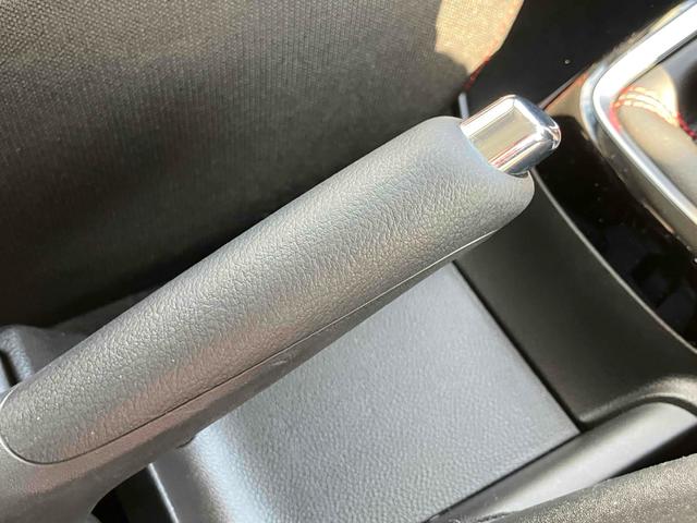 スイフトスポーツ ベースグレード オートクルーズコントロール レーンアシスト 衝突被害軽減システム アルミホイール オートライト LEDヘッドランプ スマートキー 電動格納ミラー シートヒーター MT 盗難防止システム 衝突安全ボディ(38枚目)