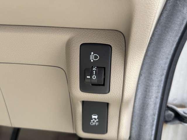 Ｎ－ＢＯＸ Ｇ・Ｌパッケージ　ＣＤデッキＥＴＣ　両側スライドドア左側電動　アイドリングストッププッシュスタートスマートキー（33枚目）