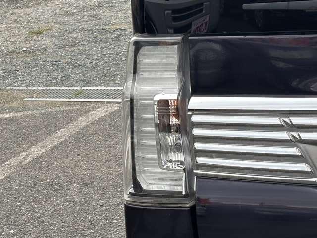 タント カスタムＸ　トップエディションＳＡＩＩ　フルセグナビＣＤＤＶＤラジオＢｌｕｅｔｏｏｔｈバックカメラアラウンドビューモニターアイドリングストップオートエアコン衝突被害軽減ブレーキ横滑り防止機能プッシュスタートスマートキー（18枚目）