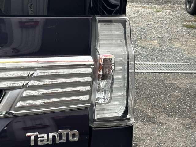 タント カスタムＸ　トップエディションＳＡＩＩ　フルセグナビＣＤＤＶＤラジオＢｌｕｅｔｏｏｔｈバックカメラアラウンドビューモニターアイドリングストップオートエアコン衝突被害軽減ブレーキ横滑り防止機能プッシュスタートスマートキー（19枚目）