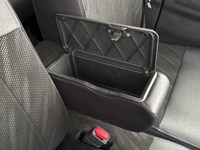 タント カスタムＸ　トップエディションＳＡＩＩ　フルセグナビＣＤＤＶＤラジオＢｌｕｅｔｏｏｔｈバックカメラアラウンドビューモニターアイドリングストップオートエアコン衝突被害軽減ブレーキ横滑り防止機能プッシュスタートスマートキー（29枚目）