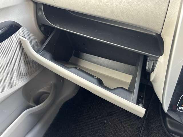 ９．９万円〜４９．９万円のお車が１００台展示！