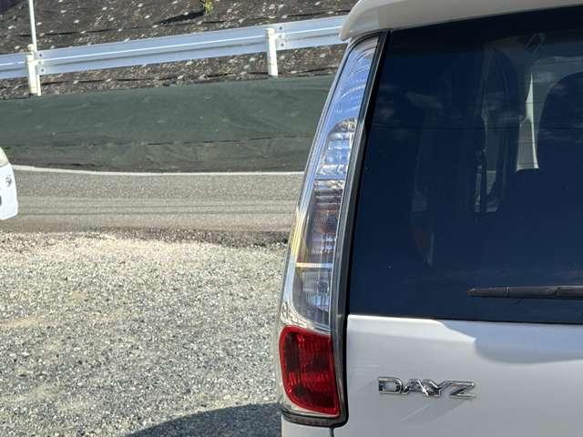 デイズ ハイウェイスター　Ｇ　フルセグナビ　ＣＤ　ＤＶＤ　ラジオ　Ｂｌｕｅｔｏｏｔｈ　バックカメラ　アラウンドビューモニター　アイドリングストップ　ＥＴＣ　オートエアコン　プッシュスタート　スマートキー（15枚目）