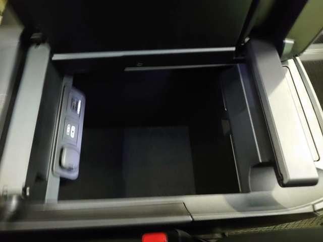 アルファードハイブリッド Ｚ　未使用車　今月限定　メモリーナビ　Ｂｌｕｅｔｏｏｔｈ　バックカメラ　両側電動スライドドア　レーンアシスト　衝突被害軽減ブレーキ　レーダークルーズコントロール　電動バックドア（39枚目）