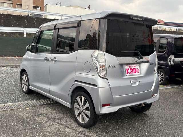 車の詳細についてのお問い合わせは、メール見積り又はフリーダイヤル００６６−９７１１−２２２８４３までお問い合わせ下さい。当社スタッフが詳細をご説明させて頂きます。