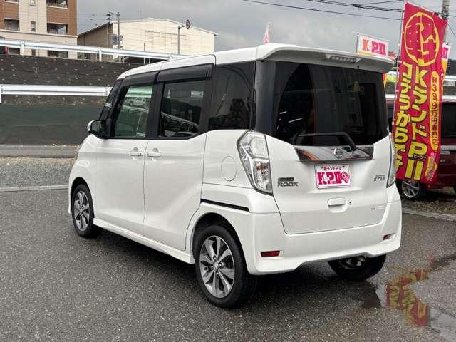 車の詳細についてのお問い合わせは、メール見積り又はフリーダイヤル００６６−９７１１−２２２８４３までお問い合わせ下さい。当社スタッフが詳細をご説明させて頂きます。