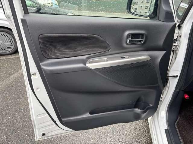 お客様が気持ち良くお車をお乗りできるように、スタッフが隅々までお車を清掃してお渡し致します！！