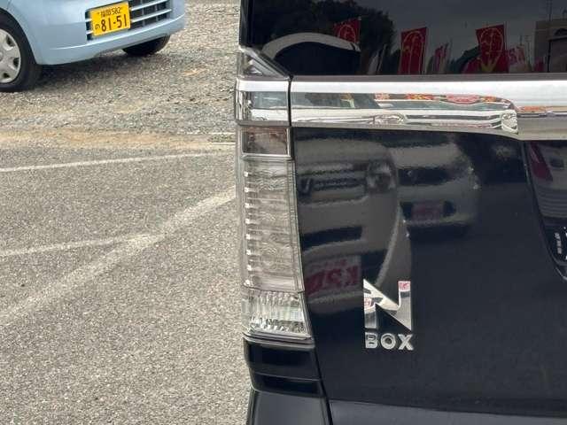 Ｎ－ＢＯＸカスタム Ｇ・Ｌパッケージ　衝突被害軽減ブレーキ　横滑り防止機能　両側スライドドア左側電動　アイドリングストップ　オートエアコン　プッシュスタート　スマートキー（13枚目）