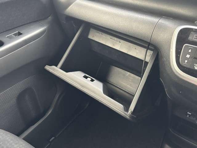 Ｎ－ＢＯＸカスタム Ｇ・Ｌパッケージ　衝突被害軽減ブレーキ　横滑り防止機能　両側スライドドア左側電動　アイドリングストップ　オートエアコン　プッシュスタート　スマートキー（63枚目）