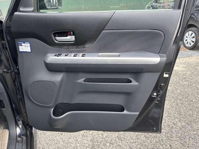 スペーシア Xリミテッド フルセグナビCDDVDラジオBluetoothバックカメラ両側電動スライドドアシートヒーターアイドリングストップ横滑り防止機能衝突被害軽減ブレーキオートエアコンプッシュスタートスマートキー(42枚目)