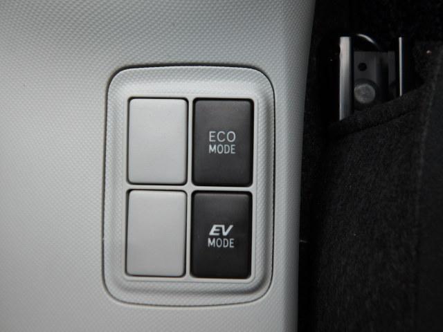 アクア Ｓ　純正ＨＤＤナビ＆フルセグＴＶ（走行中ＯＫ）＆ＤＶＤ再生＆Ｂｌｕｅｔｏｏｔｈ対応・１７．４００ｋｍ・キーレス・ＥＴＣ付き（30枚目）