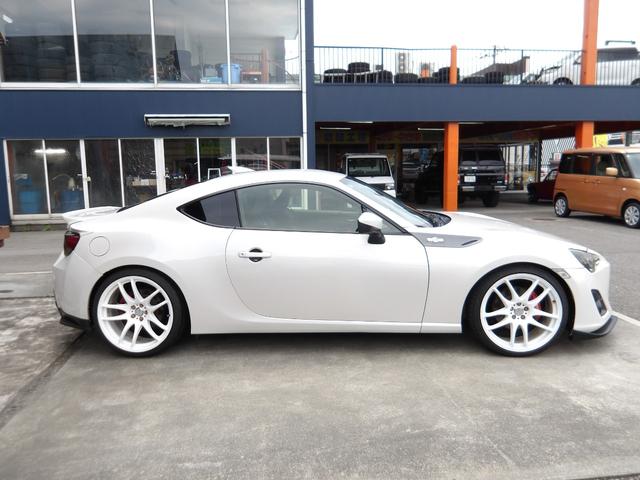 ８６ ＧＴリミテッド　ＳＤナビ＆フルセグＴＶ＆ＣＤ・ＤＶＤ再生・Ｂｌｕｅｔｏｏｔｈ対応・社外エアロ・ＴＲＤレッドキャリパー・ＢＬＩＴＺ車高調・ＨＫＳマフラー・社外１９インチＡＷ・ＥＴＣ・ドライブレコーダー・定期点検記録簿（26枚目）