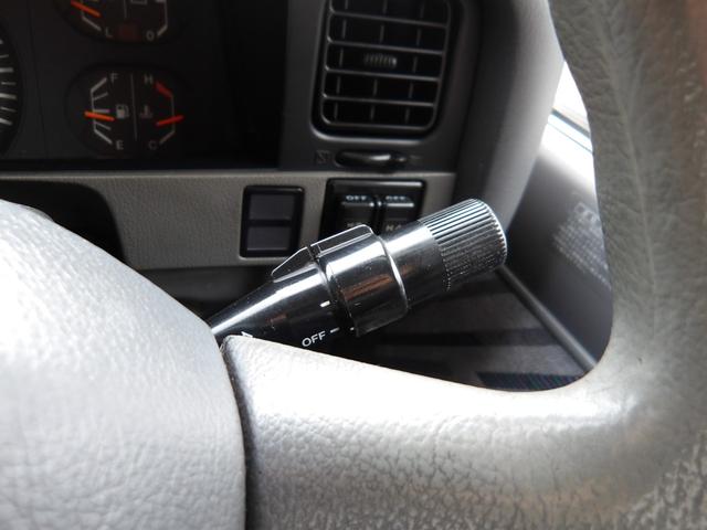 ランドクルーザープラド SXワイドリミテッド メモリアルパッケージ 1ナンバー登録・5人乗り・リフトアップ・社外15インチアルミホイール・ヨコハマM/Tタイヤ・黒レザーシートカバー・ETC付き(25枚目)