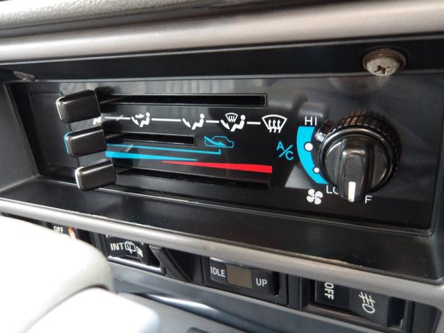 ランドクルーザープラド SXワイドリミテッド メモリアルパッケージ 1ナンバー登録・5人乗り・リフトアップ・社外15インチアルミホイール・ヨコハマM/Tタイヤ・黒レザーシートカバー・ETC付き(30枚目)