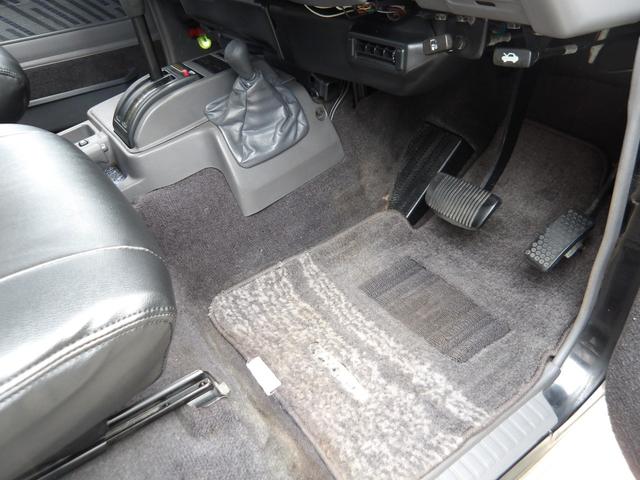 ランドクルーザープラド SXワイドリミテッド メモリアルパッケージ 1ナンバー登録・5人乗り・リフトアップ・社外15インチアルミホイール・ヨコハマM/Tタイヤ・黒レザーシートカバー・ETC付き(35枚目)