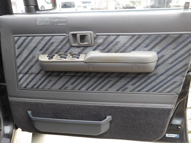 ランドクルーザープラド SXワイドリミテッド メモリアルパッケージ 1ナンバー登録・5人乗り・リフトアップ・社外15インチアルミホイール・ヨコハマM/Tタイヤ・黒レザーシートカバー・ETC付き(37枚目)