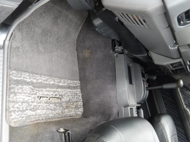 ランドクルーザープラド SXワイドリミテッド メモリアルパッケージ 1ナンバー登録・5人乗り・リフトアップ・社外15インチアルミホイール・ヨコハマM/Tタイヤ・黒レザーシートカバー・ETC付き(40枚目)