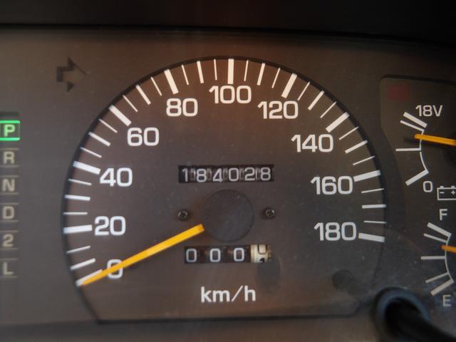 ランドクルーザー80 VXリミテッド 1ナンバー登録・サンルーフ・社外足廻りリフトアップ・HDDナビ&フルセグTV・DVD再生・Bluetooth対応・バックカメラ・角目4灯仕様LEDヘッドライト・社外アルミホイール・M/Tタイヤ・ETC(32枚目)