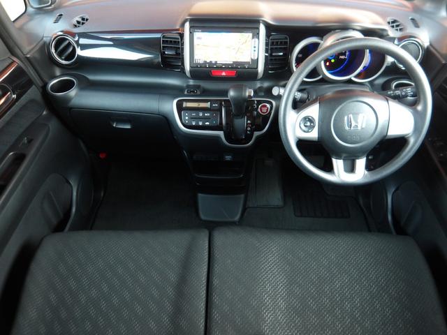 N-BOXカスタム G SSパッケージ 純正インターナビ&TV・DVD再生・Bluetooth対応・バックカメラ・ETC付き・両側パワースライドドア・ステアリングスイッチ・シティブレーキ・HIDヘッドライト・スマートキーレス(5枚目)