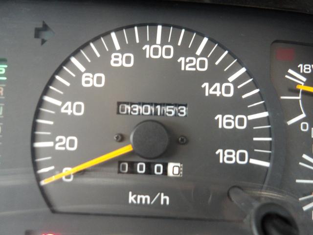 ランドクルーザー８０ ＶＸリミテッド　１ナンバー登録・サンルーフ・ＳＤナビ＆ＴＶ・ＤＶＤ再生・角目４灯仕様ＬＥＤヘッドライト・リフトアップ・社外１６インチアルミ＆ＢＦグッドリッチタイヤ・ＡＲＢバンパー・レザーシートカバー（6枚目）