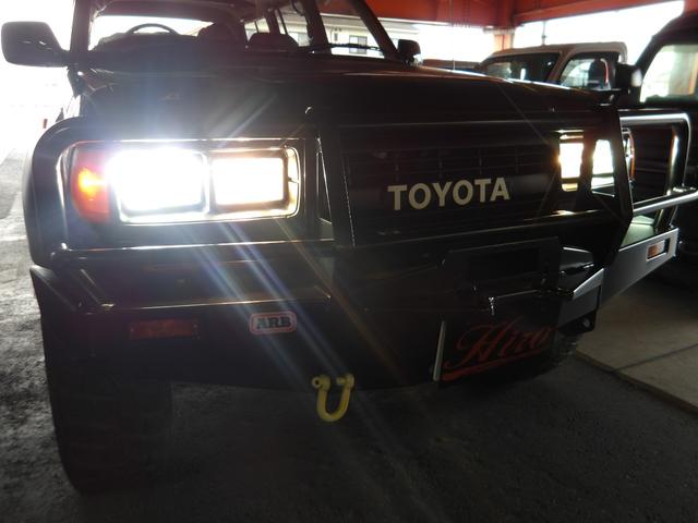 ランドクルーザー８０ ＶＸリミテッド　１ナンバー登録・サンルーフ・ＳＤナビ＆ＴＶ・ＤＶＤ再生・角目４灯仕様ＬＥＤヘッドライト・リフトアップ・社外１６インチアルミ＆ＢＦグッドリッチタイヤ・ＡＲＢバンパー・レザーシートカバー（12枚目）