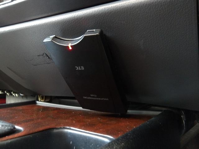 ランドクルーザー８０ ＶＸリミテッド　１ナンバー登録・サンルーフ・ＳＤナビ＆ＴＶ・ＤＶＤ再生・角目４灯仕様ＬＥＤヘッドライト・リフトアップ・社外１６インチアルミ＆ＢＦグッドリッチタイヤ・ＡＲＢバンパー・レザーシートカバー（16枚目）