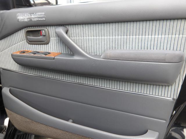 ランドクルーザー８０ ＶＸリミテッド　１ナンバー登録・サンルーフ・ＳＤナビ＆ＴＶ・ＤＶＤ再生・角目４灯仕様ＬＥＤヘッドライト・リフトアップ・社外１６インチアルミ＆ＢＦグッドリッチタイヤ・ＡＲＢバンパー・レザーシートカバー（48枚目）