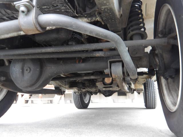 ジムニー ワイルドウインド　純正ルーフキャリア・社外ホイール・社外Ｆバンパーガード・ＣＤオーディオ・ウッドステアリング・皮調シートカバー・ブラックグリル・ＥＴＣ付（10枚目）