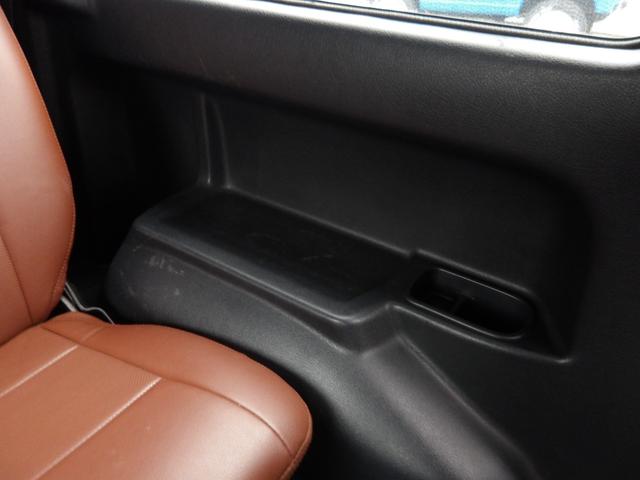 ジムニー ワイルドウインド　純正ルーフキャリア・社外ホイール・社外Ｆバンパーガード・ＣＤオーディオ・ウッドステアリング・皮調シートカバー・ブラックグリル・ＥＴＣ付（54枚目）