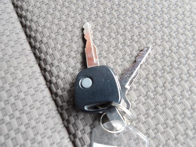 スクラム PAスペシャル デュアルカメラブレーキサポート・ハイルーフ・ディスプレイCDオーディオ&Bluetooth&Bカメラ・誤発進抑制機能・車線逸脱警報機能・アイドリングストップ・オートライト・パワーウィンドウ・キーレス(71枚目)