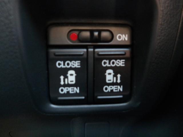 Ｎ－ＢＯＸカスタム Ｇ・ターボパッケージ　純正ナビ＆ＴＶ・ＤＶＤ再生・バックカメラ・両側パワースライドドア・ＨＩＤヘッドライト・ドライブレコーダー・クルーズコントロール・パドルシフト・社外１７インチＡＷ・レザーシートカバー（7枚目）