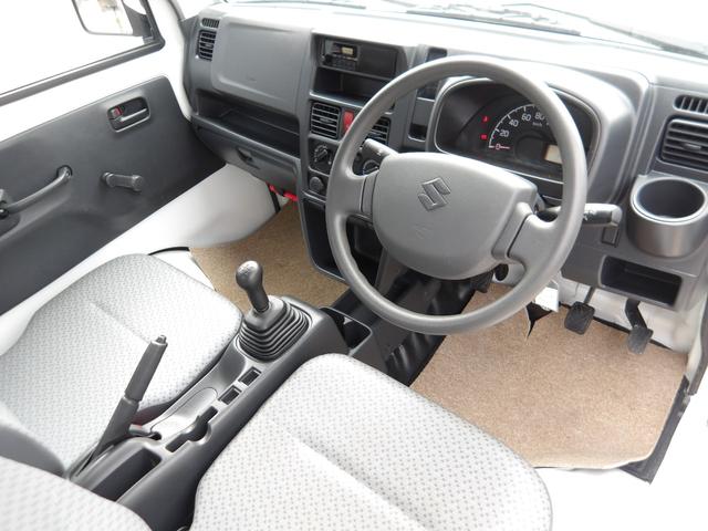 キャリイトラック KCエアコン・パワステ ワンオーナー車・4WD車・エアコン・パワーステアリング・荷台ゴムマット・ヘッドライトレベライザー・横滑り防止・フロントメッキグリル・車検9年7月・取説&保証書&記録簿・キー2個(5枚目)