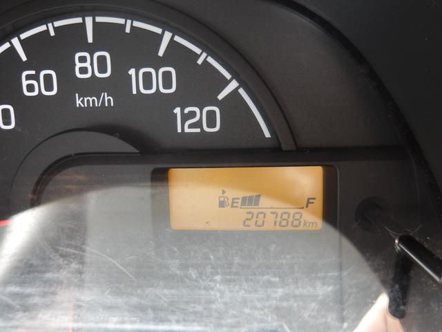 キャリイトラック KCエアコン・パワステ ワンオーナー車・4WD車・エアコン・パワーステアリング・荷台ゴムマット・ヘッドライトレベライザー・横滑り防止・フロントメッキグリル・車検9年7月・取説&保証書&記録簿・キー2個(6枚目)