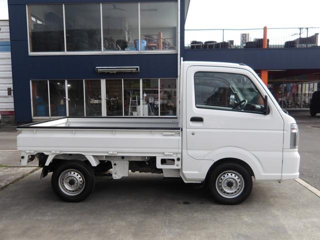 キャリイトラック KCエアコン・パワステ ワンオーナー車・4WD車・エアコン・パワーステアリング・荷台ゴムマット・ヘッドライトレベライザー・横滑り防止・フロントメッキグリル・車検9年7月・取説&保証書&記録簿・キー2個(16枚目)