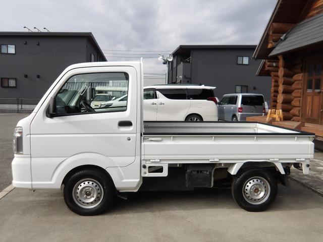 キャリイトラック KCエアコン・パワステ ワンオーナー車・4WD車・エアコン・パワーステアリング・荷台ゴムマット・ヘッドライトレベライザー・横滑り防止・フロントメッキグリル・車検9年7月・取説&保証書&記録簿・キー2個(17枚目)