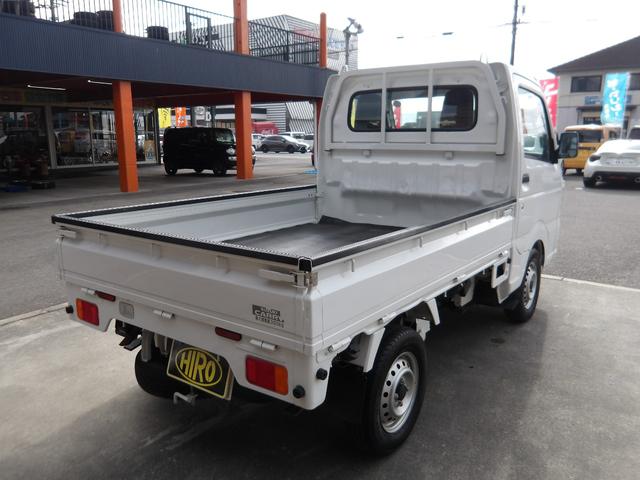 キャリイトラック KCエアコン・パワステ ワンオーナー車・4WD車・エアコン・パワーステアリング・荷台ゴムマット・ヘッドライトレベライザー・横滑り防止・フロントメッキグリル・車検9年7月・取説&保証書&記録簿・キー2個(18枚目)