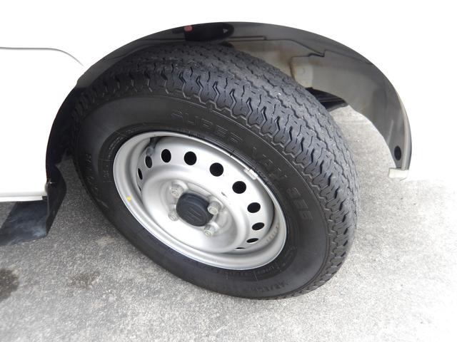 キャリイトラック KCエアコン・パワステ ワンオーナー車・4WD車・エアコン・パワーステアリング・荷台ゴムマット・ヘッドライトレベライザー・横滑り防止・フロントメッキグリル・車検9年7月・取説&保証書&記録簿・キー2個(26枚目)