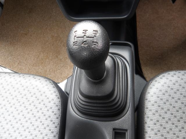 キャリイトラック KCエアコン・パワステ ワンオーナー車・4WD車・エアコン・パワーステアリング・荷台ゴムマット・ヘッドライトレベライザー・横滑り防止・フロントメッキグリル・車検9年7月・取説&保証書&記録簿・キー2個(41枚目)