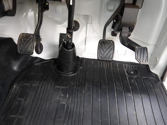 キャリイトラック KCエアコン・パワステ ワンオーナー車・4WD車・エアコン・パワーステアリング・荷台ゴムマット・ヘッドライトレベライザー・横滑り防止・フロントメッキグリル・車検9年7月・取説&保証書&記録簿・キー2個(51枚目)