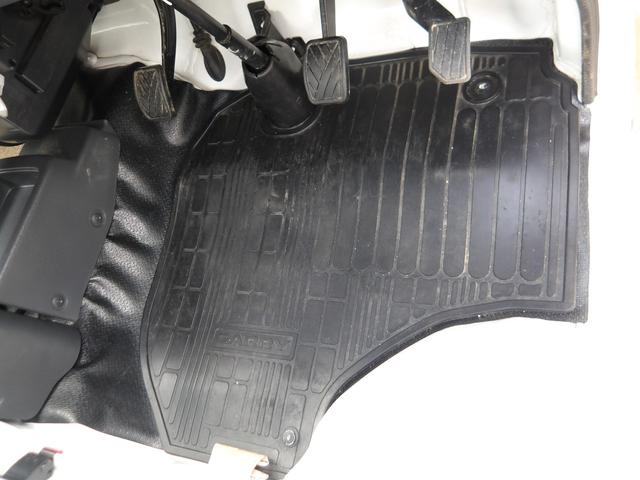 キャリイトラック KCエアコン・パワステ ワンオーナー車・4WD車・エアコン・パワーステアリング・荷台ゴムマット・ヘッドライトレベライザー・横滑り防止・フロントメッキグリル・車検9年7月・取説&保証書&記録簿・キー2個(52枚目)