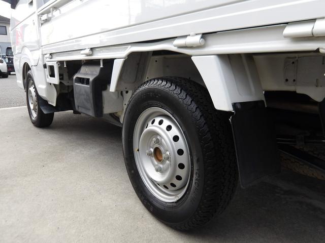 キャリイトラック KCエアコン・パワステ ワンオーナー車・4WD車・エアコン・パワーステアリング・荷台ゴムマット・ヘッドライトレベライザー・横滑り防止・フロントメッキグリル・車検9年7月・取説&保証書&記録簿・キー2個(64枚目)
