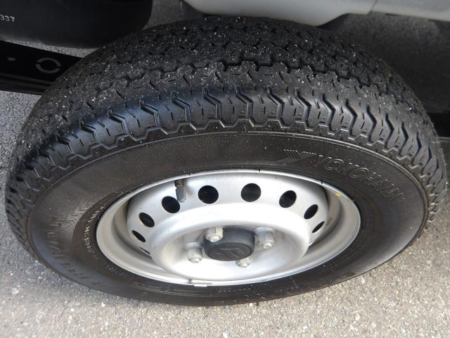 キャリイトラック KCエアコン・パワステ ワンオーナー車・4WD車・エアコン・パワーステアリング・荷台ゴムマット・ヘッドライトレベライザー・横滑り防止・フロントメッキグリル・車検9年7月・取説&保証書&記録簿・キー2個(68枚目)