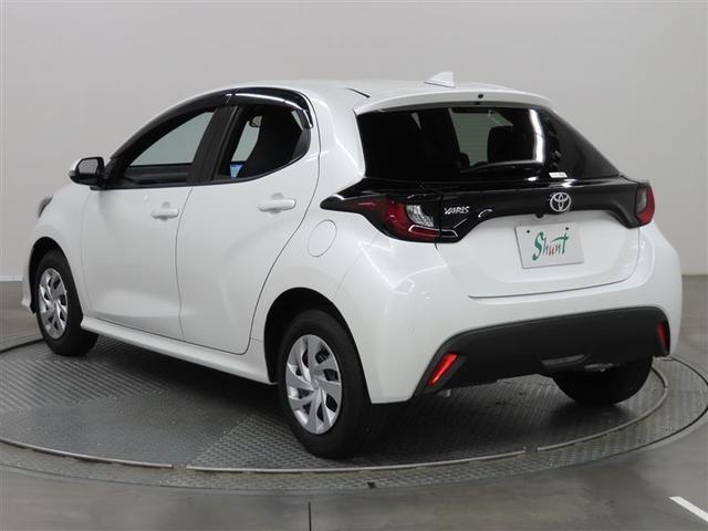 ヤリス Ｘ　１年保証　ワンオーナ－　ワンセグ　メモリーナビ　ミュージックプレイヤー接続可　バックカメラ　横滑り防止装置　車線逸脱警報　クリアランスソナー　オートマチックハイビーム　衝突被害軽減システム　スマートキ（5枚目）