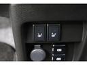 運転席と助手席には寒い日の肩や腰、冷えやすい下肢を温めてくれるシートヒーターが付いております!