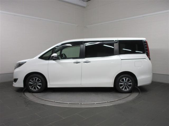 エスクァイア ハイブリッドＧｉプレミアムパッケジブラックテーラード　フルセグ　メモリーナビ　ＤＶＤ再生　バックカメラ　衝突被害軽減システム　ＥＴＣ　両側電動スライド　ＬＥＤヘッドランプ　乗車定員７人　３列シート　ワンオーナー　記録簿（3枚目）