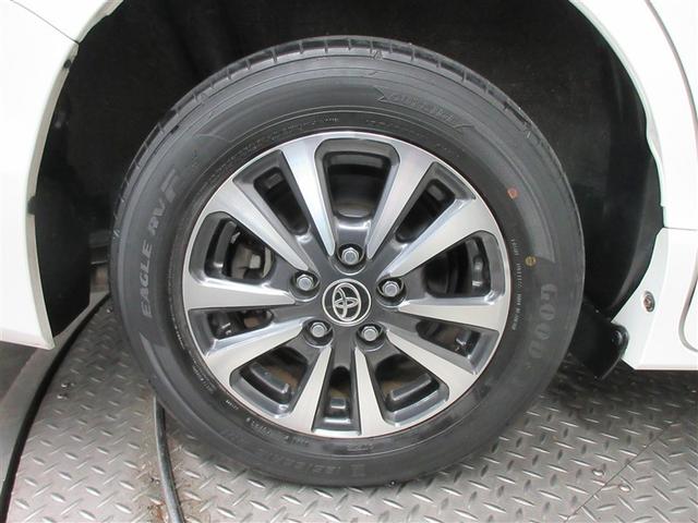 エスクァイア ハイブリッドＧｉプレミアムパッケジブラックテーラード　フルセグ　メモリーナビ　ＤＶＤ再生　バックカメラ　衝突被害軽減システム　ＥＴＣ　両側電動スライド　ＬＥＤヘッドランプ　乗車定員７人　３列シート　ワンオーナー　記録簿（7枚目）