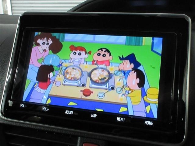 エスクァイア ハイブリッドＧｉプレミアムパッケジブラックテーラード　フルセグ　メモリーナビ　ＤＶＤ再生　バックカメラ　衝突被害軽減システム　ＥＴＣ　両側電動スライド　ＬＥＤヘッドランプ　乗車定員７人　３列シート　ワンオーナー　記録簿（19枚目）