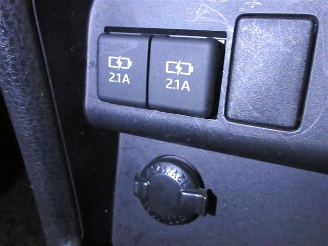 エスクァイア ハイブリッドＧｉプレミアムパッケジブラックテーラード　フルセグ　メモリーナビ　ＤＶＤ再生　バックカメラ　衝突被害軽減システム　ＥＴＣ　両側電動スライド　ＬＥＤヘッドランプ　乗車定員７人　３列シート　ワンオーナー　記録簿（26枚目）