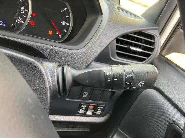 ヴォクシー ＺＳ　ＥＴＣ　バックカメラ　ナビ　ＴＶ　クリアランスソナー　両側電動スライドドア　オートライト　ＬＥＤヘッドランプ　スマートキー　アイドリングストップ　電動格納ミラー　後席モニター　３列シート（46枚目）