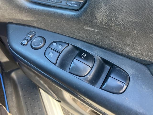 セレナ e-パワー ハイウェイスターV ETC 全周囲カメラ ナビ TV クリアランスソナー オートクルーズコントロール 衝突被害軽減システム 両側電動スライドドア オートライト LEDヘッドランプ スマートキー 電動格納ミラー 3列シート(11枚目)